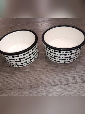 P'tula Ceramic Dog Bowls Set in White and Black Bone Pattern